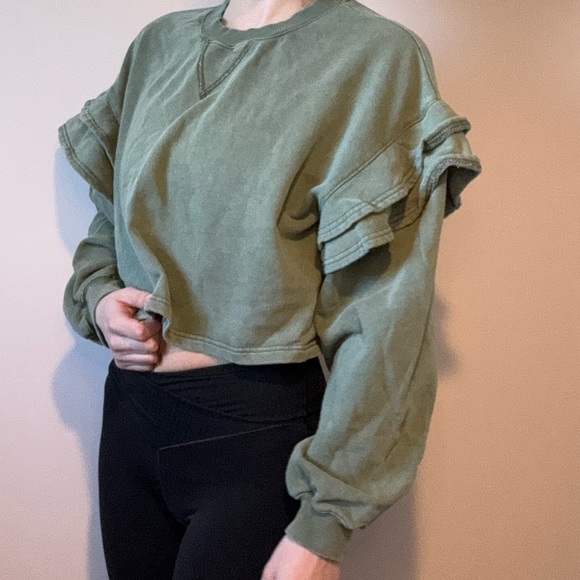 Frilled Sleeve Crop Sweater - Picture 4 of 6